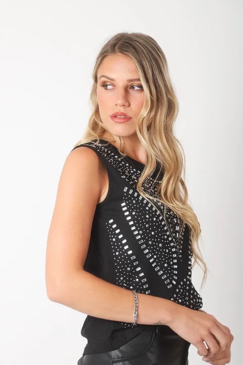 Musculosa Lobby Tachas GUK70135