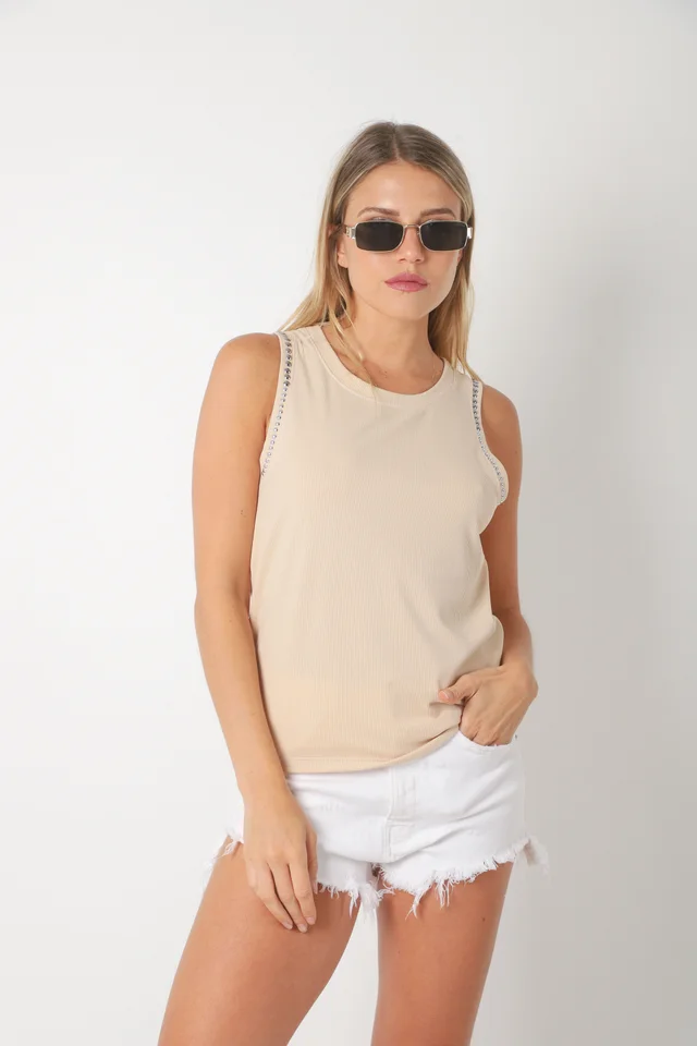 Musculosa DARE Morley Bombe c/ Tachas