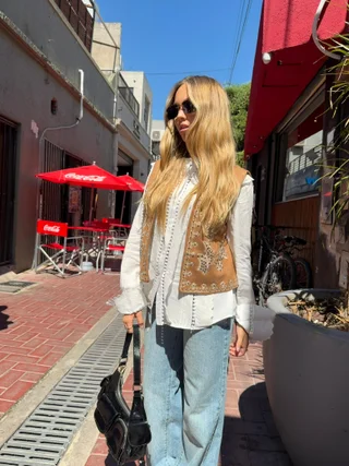 Chaleco MONTANI Gamuza Bordado GU562 - Vista 6