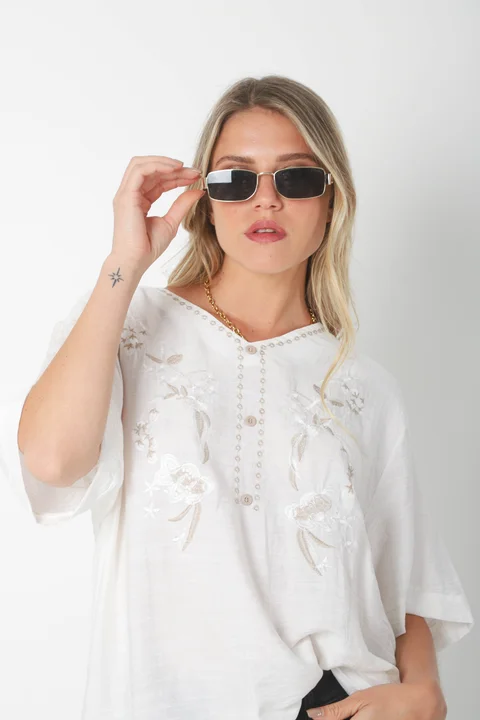 Blusa AMPLIA MAKEA de Lino Bordado c/ Botones GU0327
