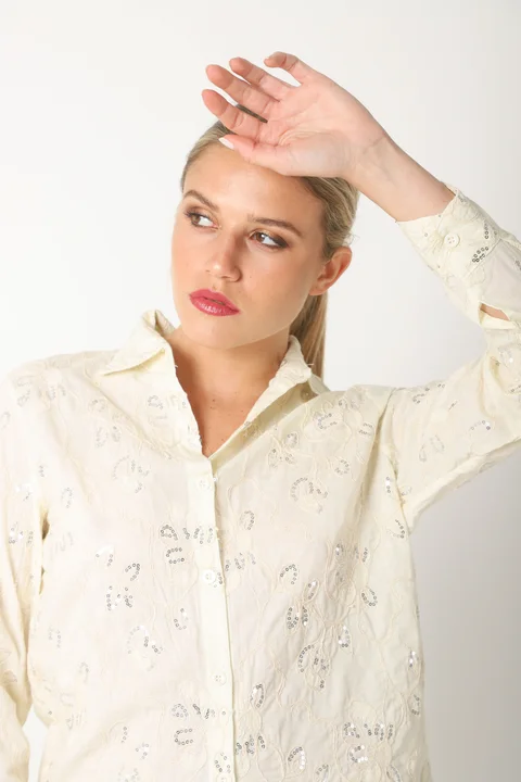 Camisa MISS Flores Bordadas y Lentejuelas GU5195