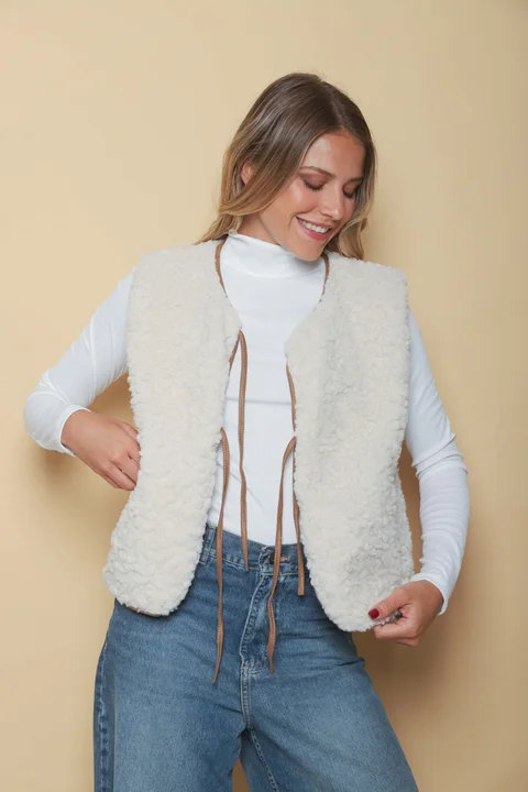 Chaleco Swiss Corderito c/ Tiras y Bolsillos GUK70068