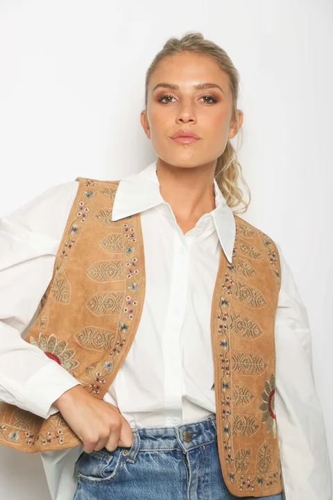 Chaleco TRIBECA Gamuza Bordado GU563