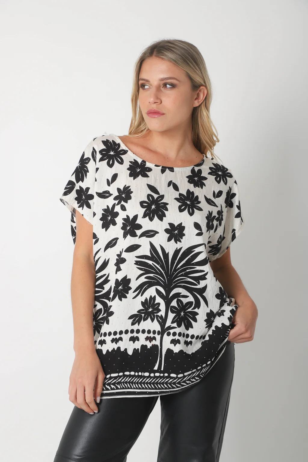 Blusa Lino Amplia Chenay Hojas c/ Strass  GU6130N