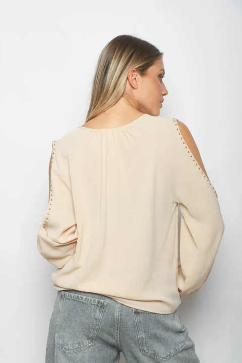 Blusa GAMBER SATEN C/ Hombro Descubierto y Tachas GU0341