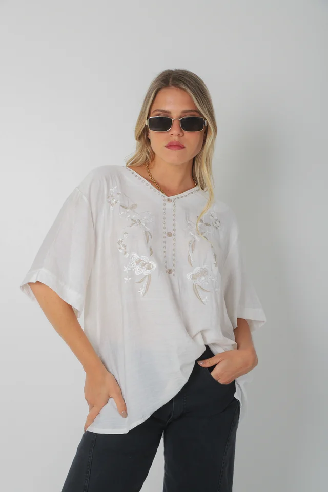 Blusa AMPLIA MAKEA de Lino Bordado c/ Botones GU0327