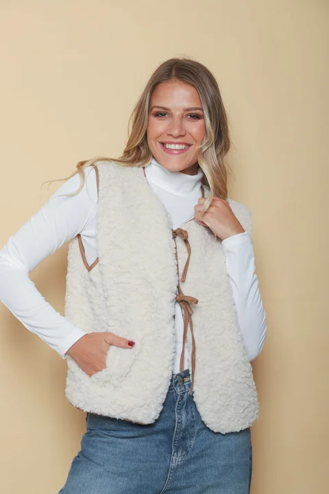 Chaleco Swiss Corderito c/ Tiras y Bolsillos GUK70068