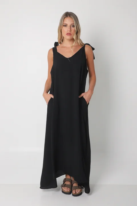 Vestido NISSI LISO AMPLIO de creppe c/ Tiras y Bolsillos