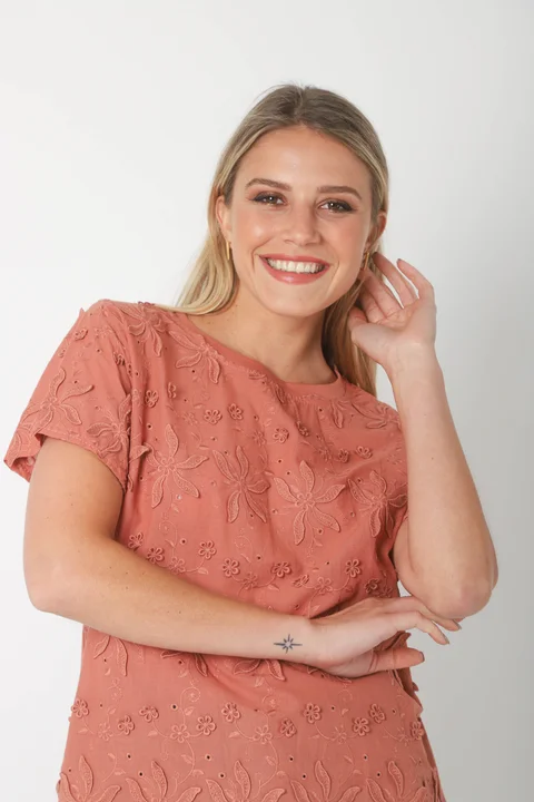 Remera SHANGAI Bordada GU5161