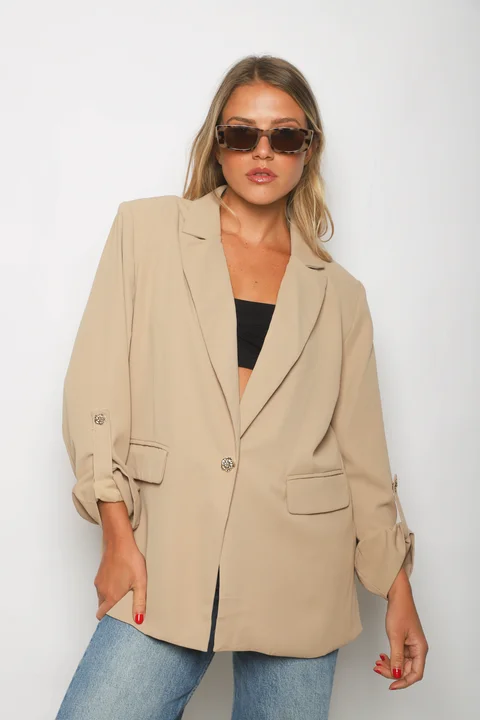 Blazer VICENA Sastrero Forrado con Boton Strass GUP33021