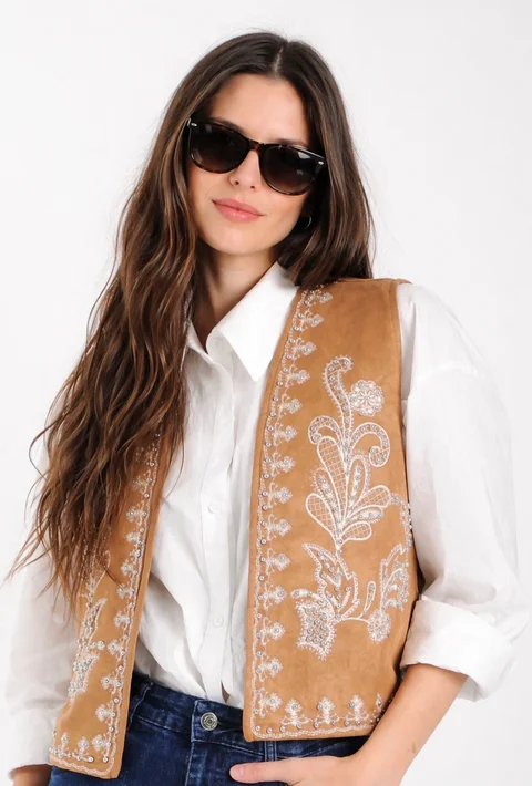 Chaleco MONTANI Gamuza Bordado GU562