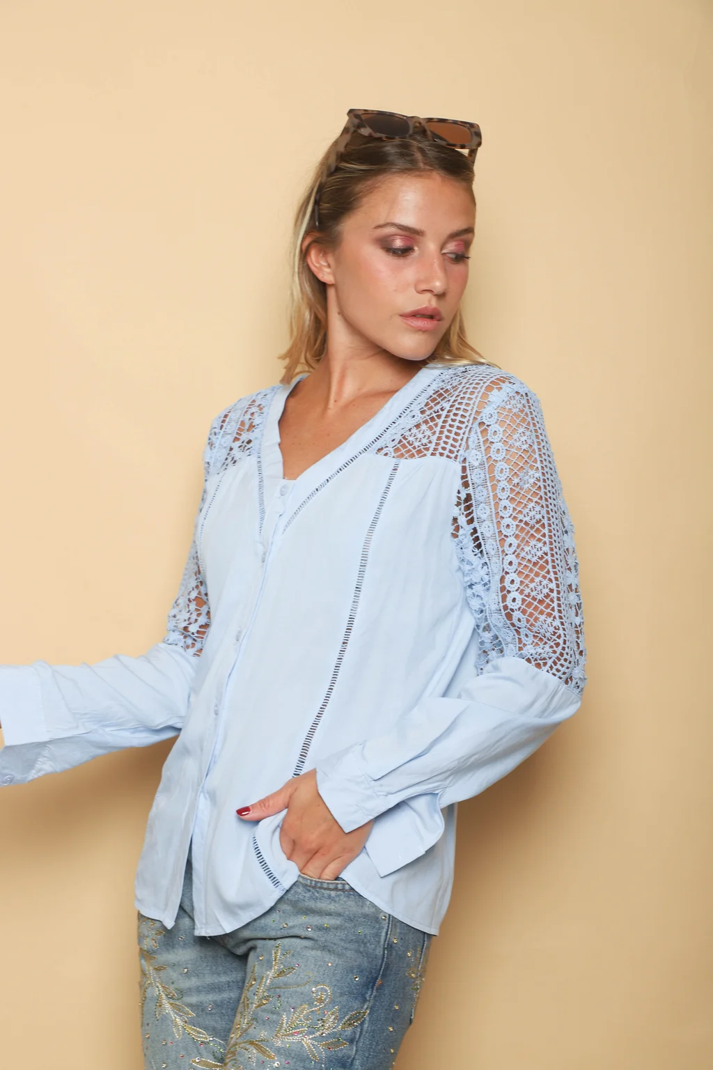 Camisa ASIA Cuello V Mangas Caladas GUK4