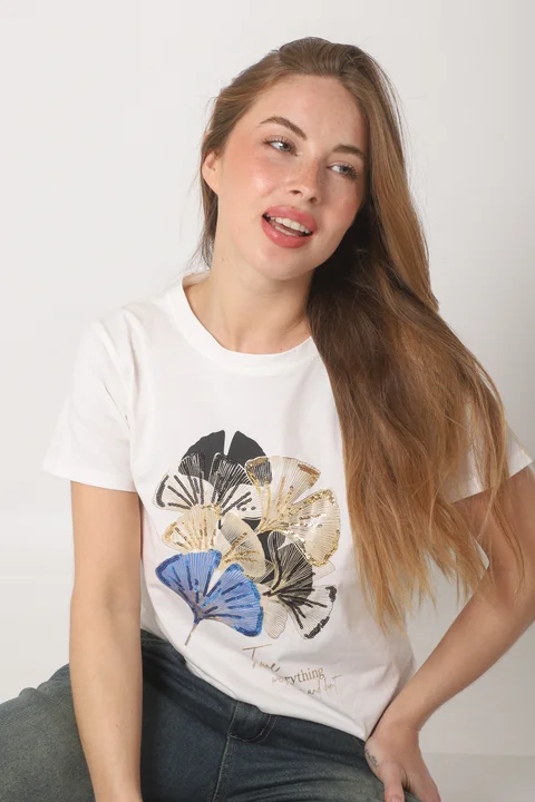 Remera TIME IS EVERYTHING C/ Lentejuelas  GU5092