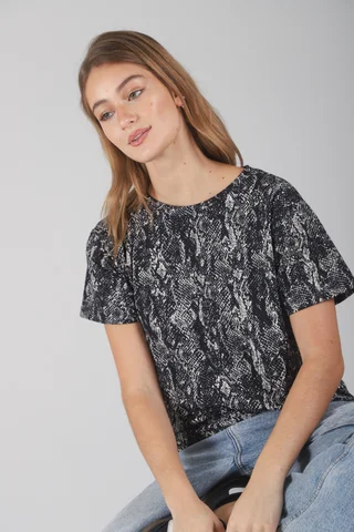 Remera Reptil - Vista 1