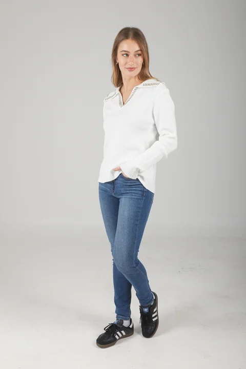 Sweater Bonjour Tipo Chomba C/ Tachas en Cuello GUL652