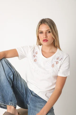 Remera FLOR BORDADA TULL STRASS GUK70031 - Vista 3