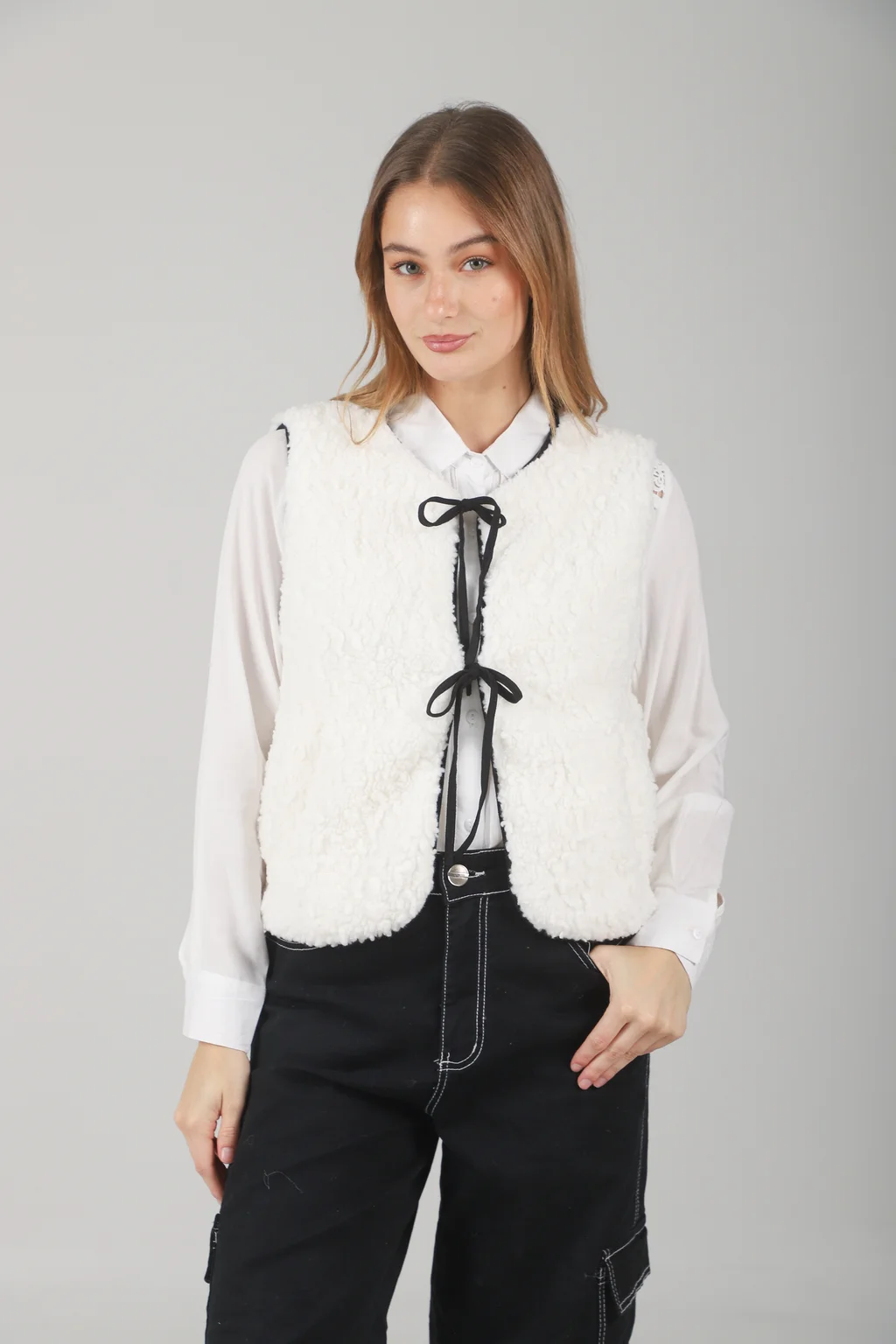 Chaleco Swiss Corderito c/ Tiras y Bolsillos GUK70068