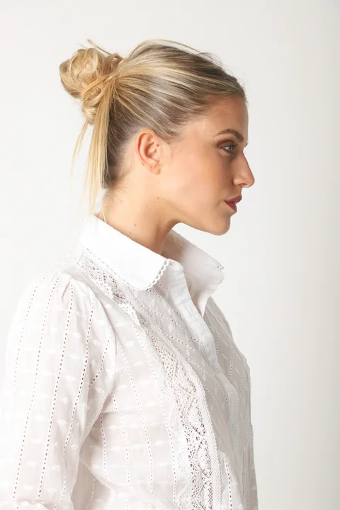 Camisa BEZZ Bordada Con Guipiur GUK70195