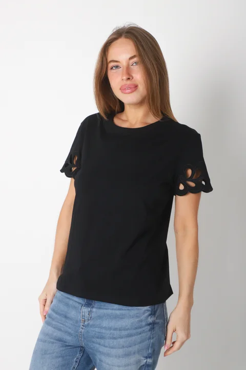Remera GANNHA C/ Bordado en Mangas GU23520