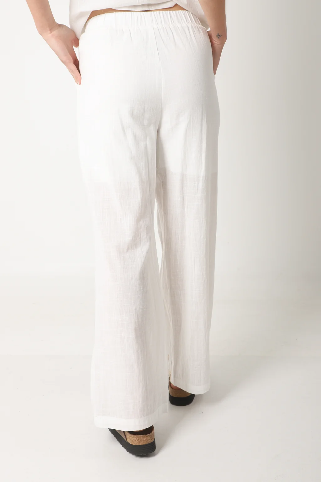 Conjunto VALKIRIA Lino c/ Bordado GUK70110