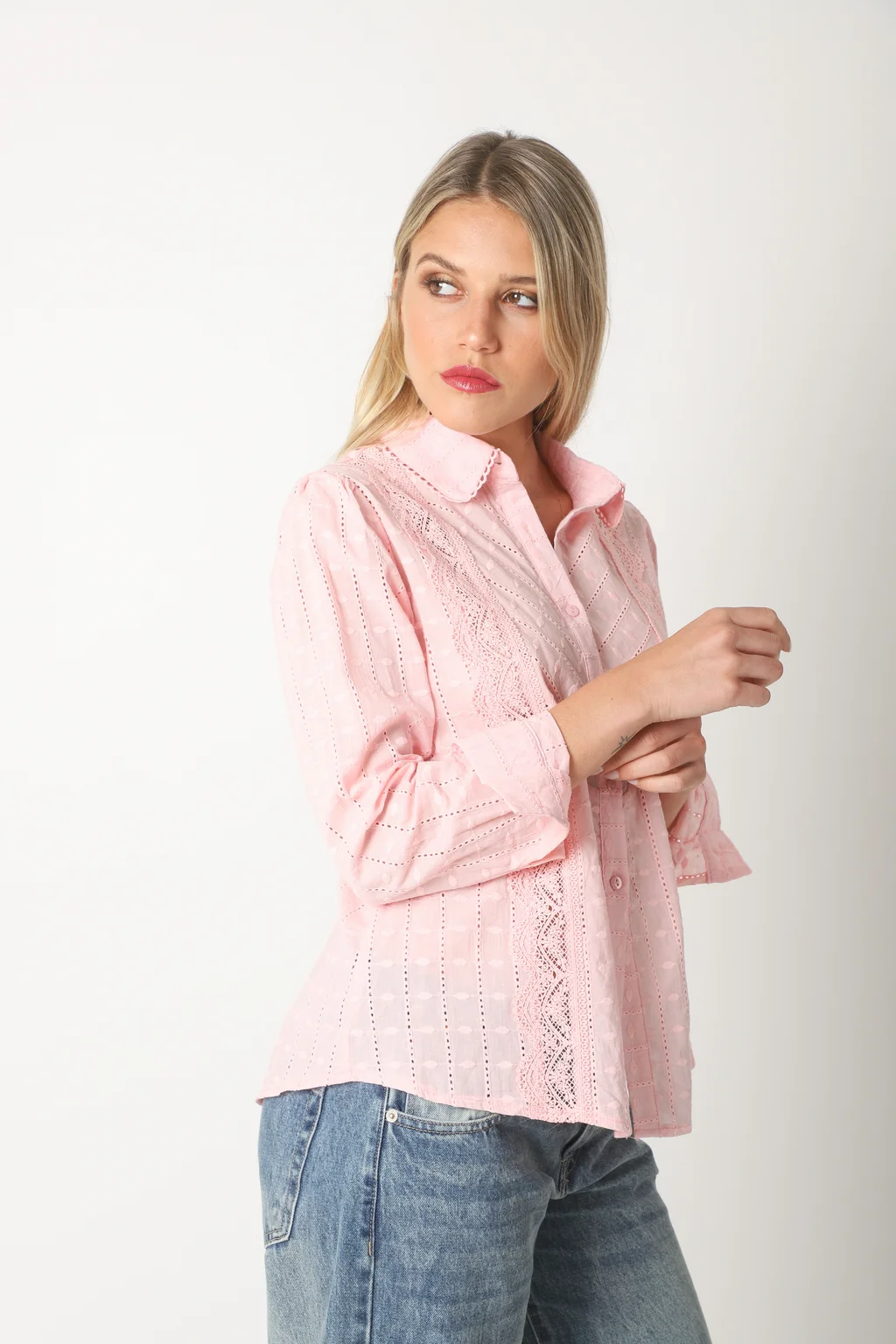 Camisa BEZZ Bordada Con Guipiur GUK70195