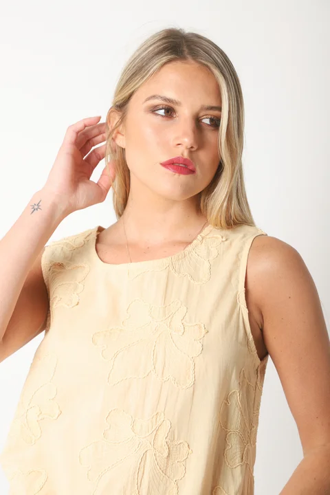 Musculosa PETALOS FLORES bordados GUK70169