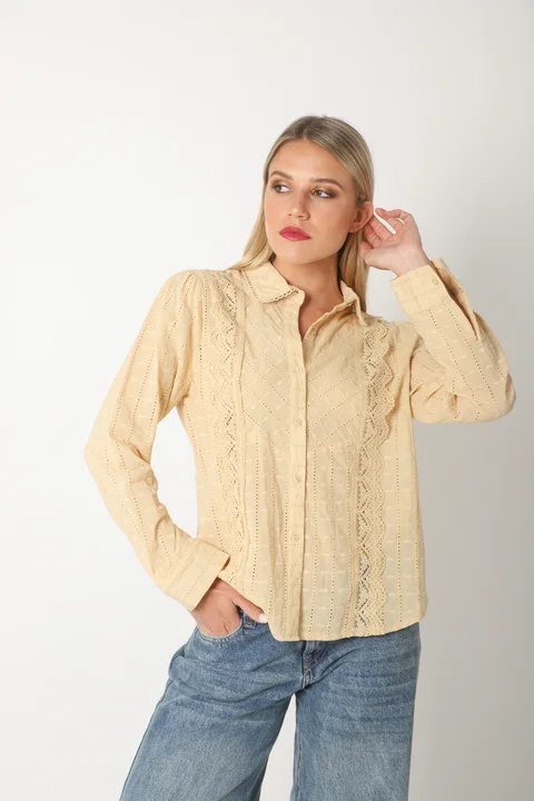 Camisa BEZZ Bordada Con Guipiur GUK70195