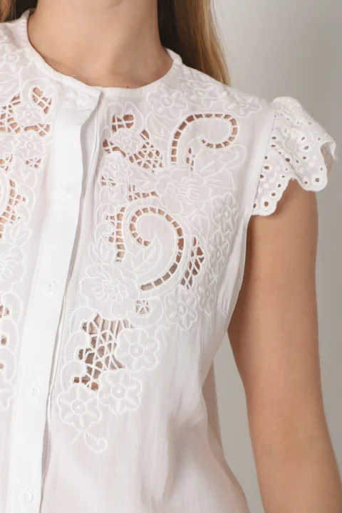 Blusa KIARA BRODERIE GUK70087