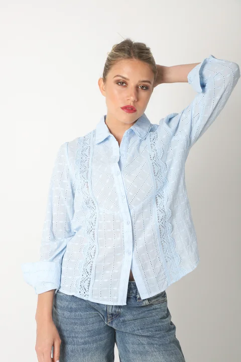 Camisa BEZZ Bordada Con Guipiur GUK70195