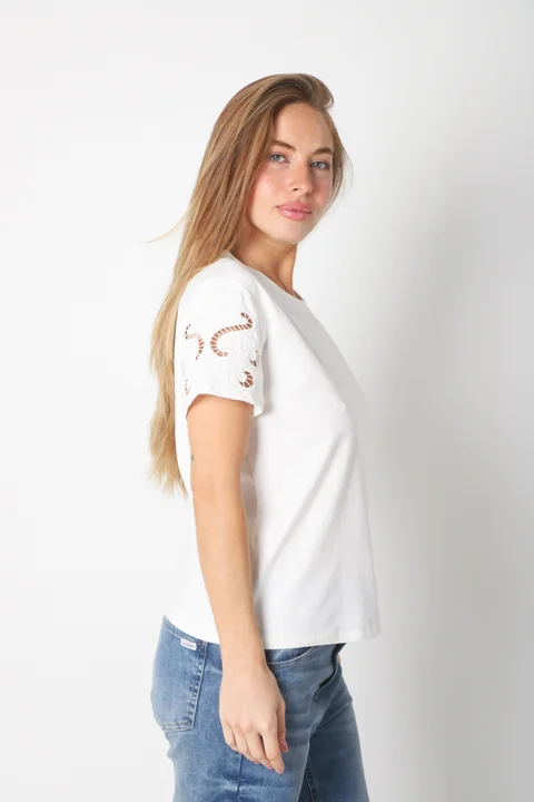 Remera Fenix c/ Mangas Bordadas GU23519