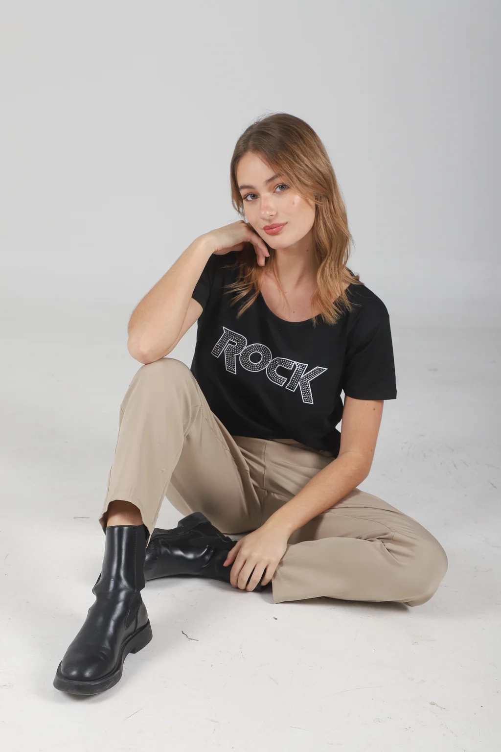 Remera Modal Soft Rock Tachas