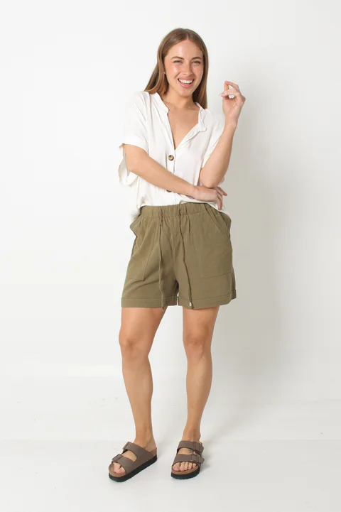 Short AKRE LINO Con Cordon y Bolsillos GUC49