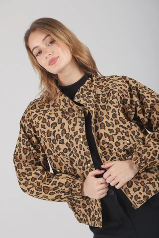 Campera Brown Gabardina Print GU70064 - Vista 3