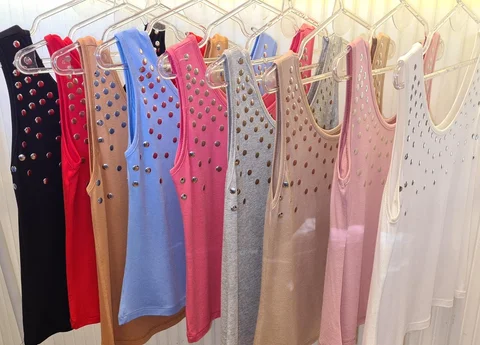 Musculosa Kata  Creppe Tachas