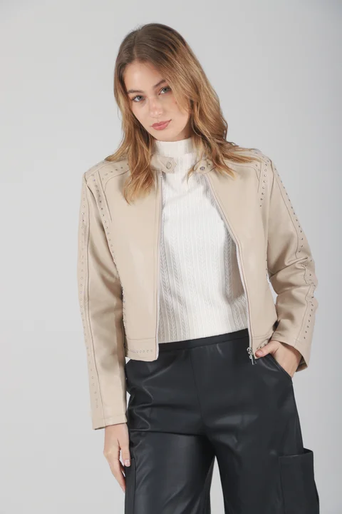 Campera Atenas Ecocuero con Tachas GU78305