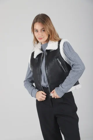 Chaleco Zurich Black Con Piel GU73-1 - Vista 1