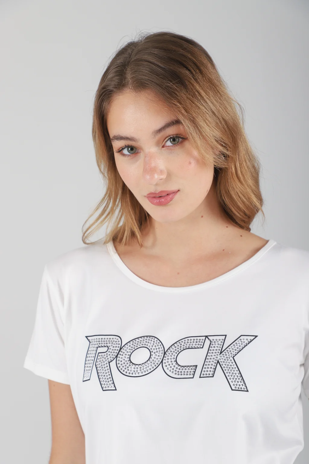 Remera Modal Soft Rock Tachas