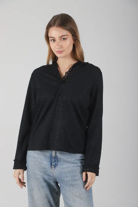 Remera Florentin c/ Capucha y Encaje GUK70067