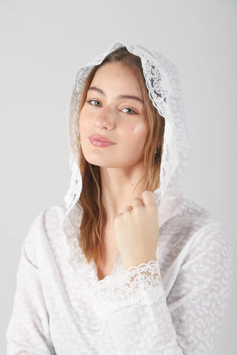 Remera Florentin c/ Capucha y Encaje GUK70067