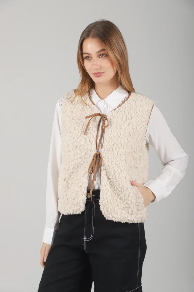 Chaleco Swiss Corderito c/ Tiras y Bolsillos GUK70068