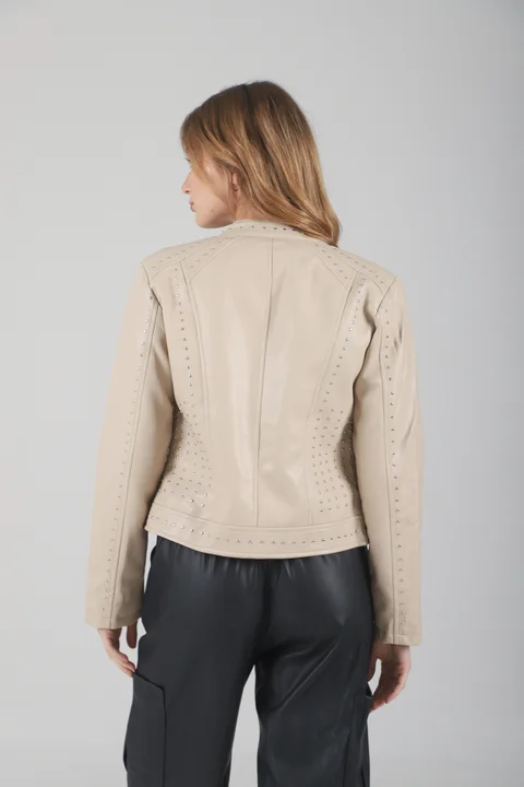 Campera Atenas Ecocuero con Tachas GU78305