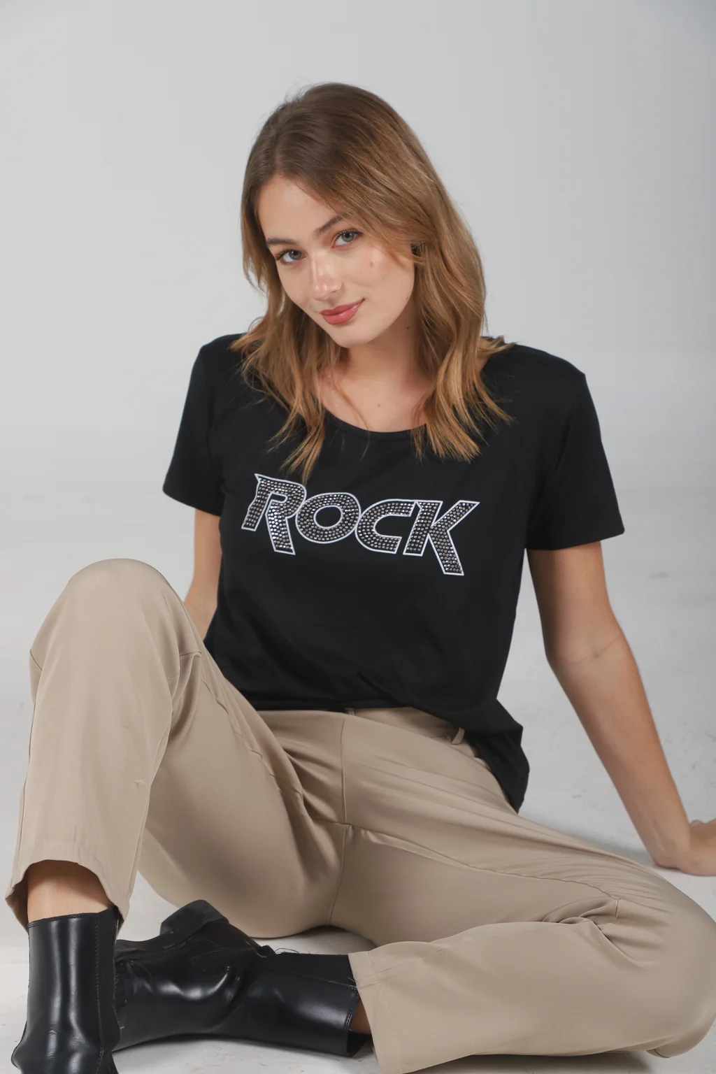 Remera Modal Soft Rock Tachas