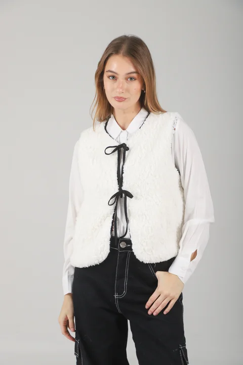 Chaleco Swiss Corderito c/ Tiras y Bolsillos GUK70068