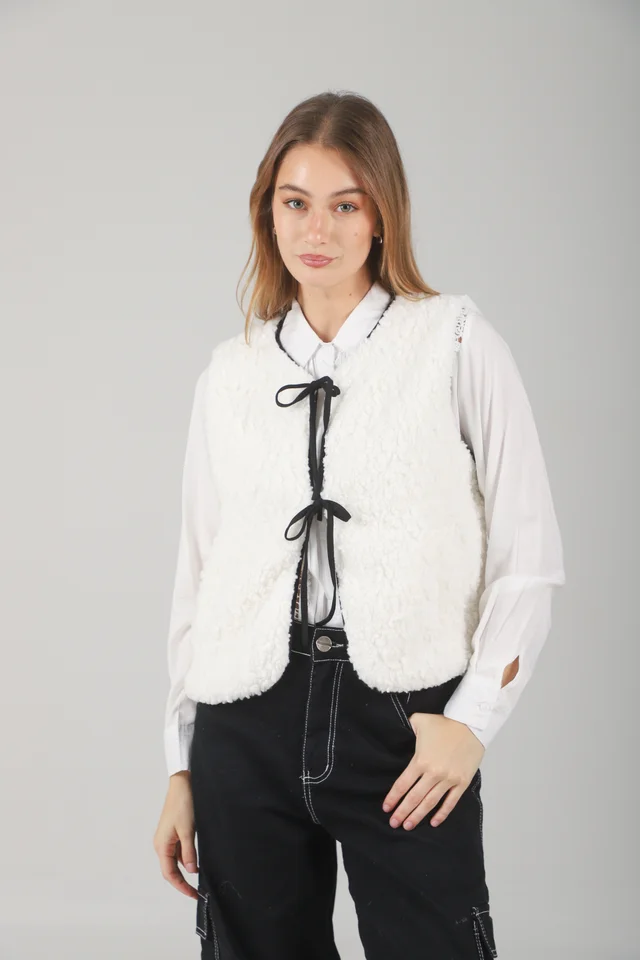 Chaleco Swiss Corderito c/ Tiras y Bolsillos GUK70068