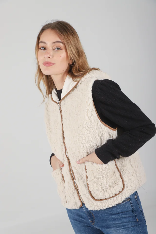 Chaleco Otawa Corderito Forrado C/ Bolsillos y Capucha GU70069