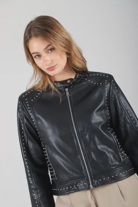 Campera Atenas Ecocuero con Tachas GU78305