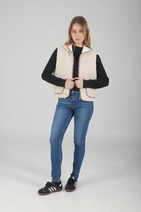 Chaleco Otawa Corderito Forrado C/ Bolsillos y Capucha GU70069