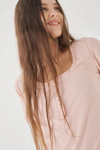 Remera Kyara Morley Abotonada - Vista 4
