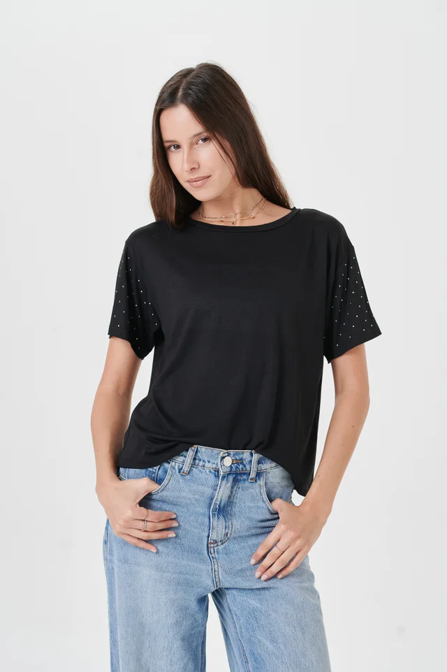 Remera Muaa Black Creppe Manga con Tachas
