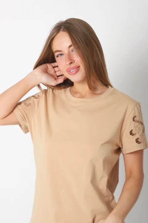 Remera Fenix c/ Mangas Bordadas GU23519